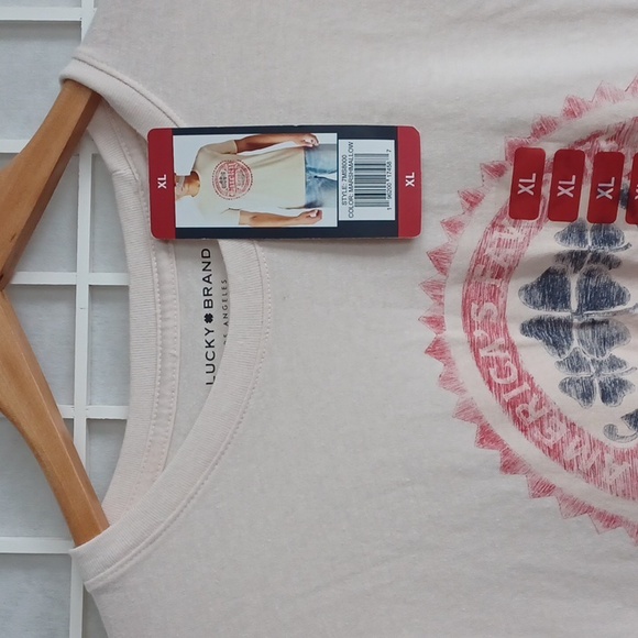 Lucky Brand Men's T-shirt - Picture 2 of 11